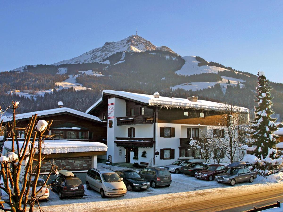 Familienhotel Central St. Johann in Tirol Kültér fotó