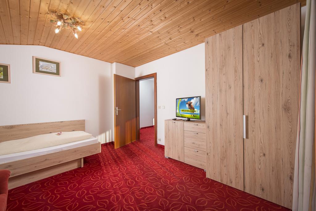 Familienhotel Central St. Johann in Tirol Szoba fotó