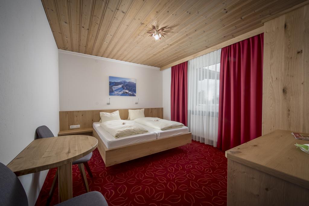 Familienhotel Central St. Johann in Tirol Kültér fotó