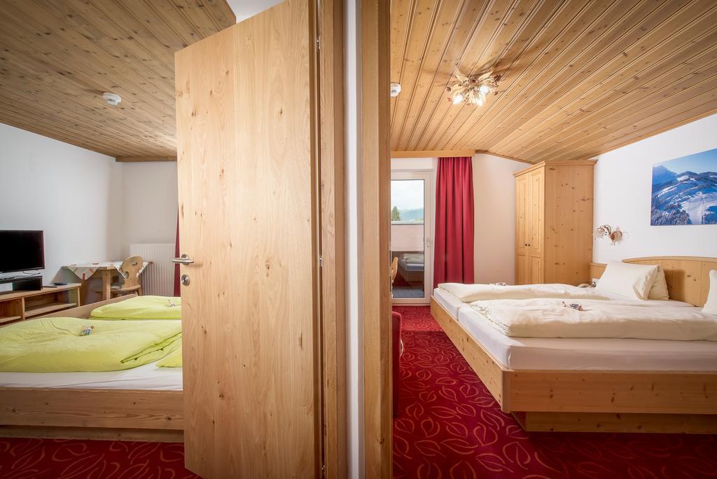 Familienhotel Central St. Johann in Tirol Kültér fotó