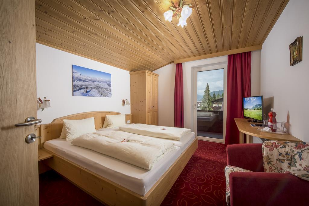 Familienhotel Central St. Johann in Tirol Kültér fotó