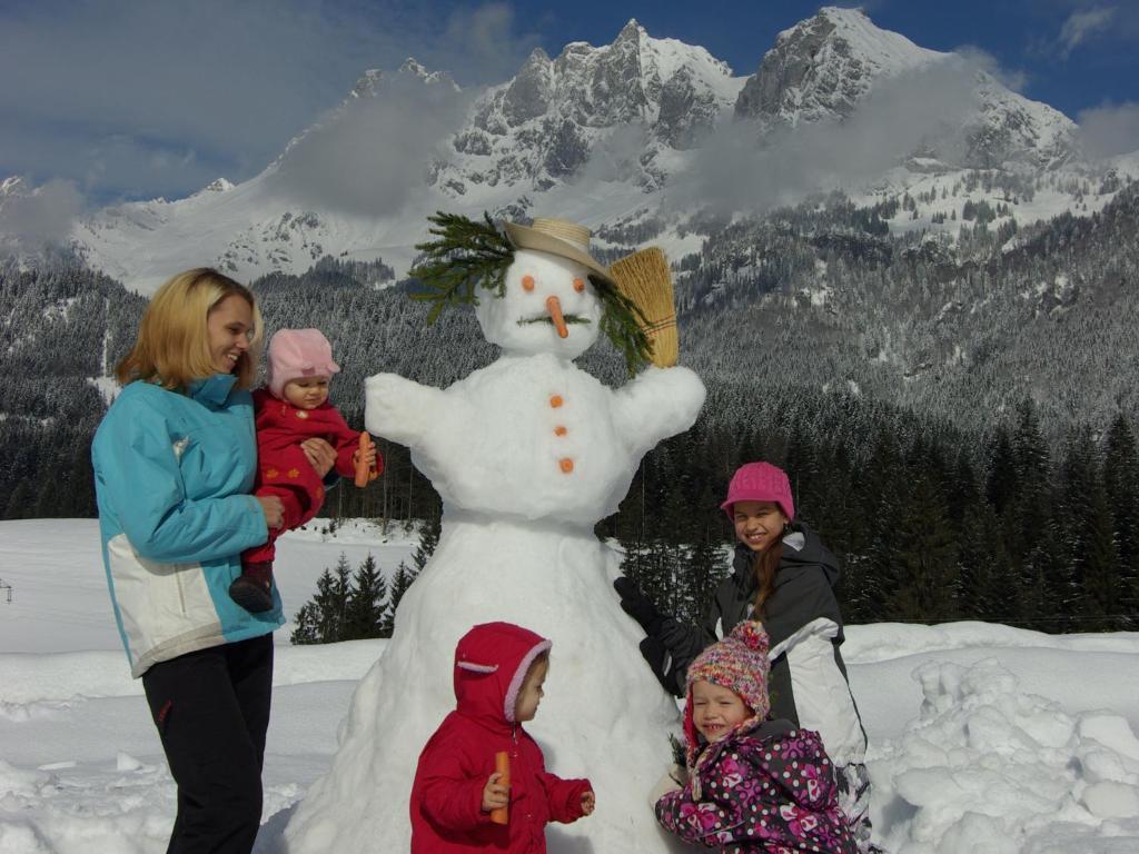 Familienhotel Central St. Johann in Tirol Kültér fotó