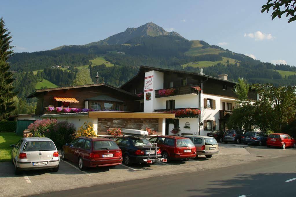 Familienhotel Central St. Johann in Tirol Kültér fotó