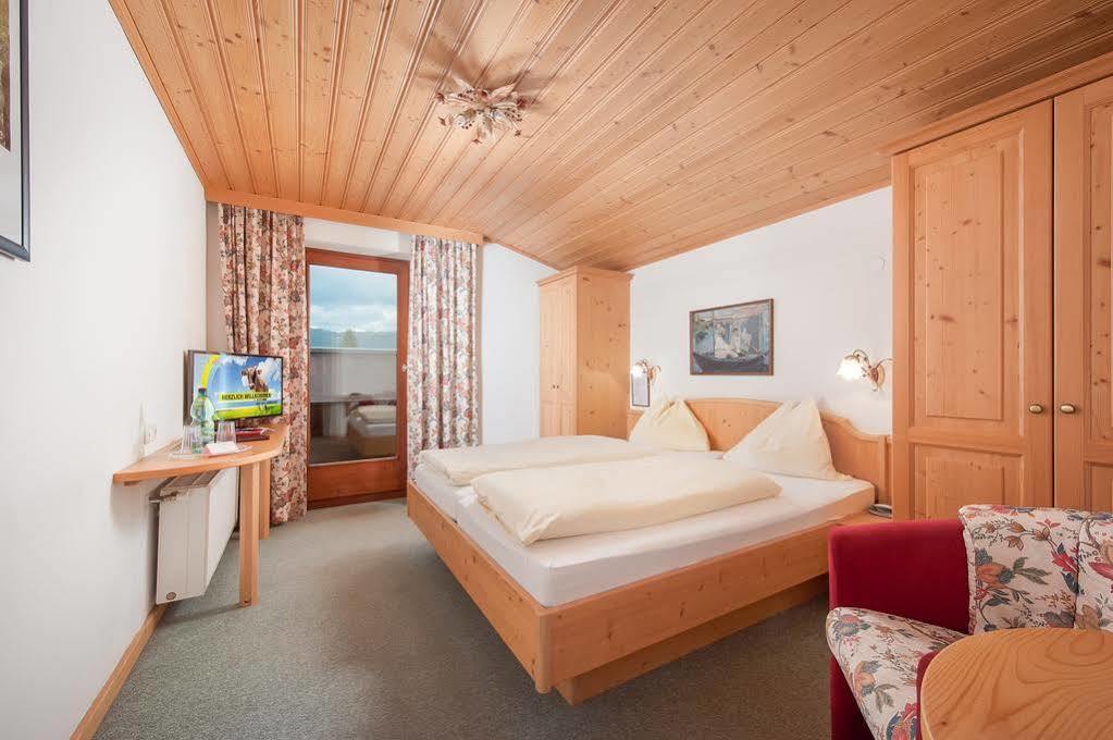 Familienhotel Central St. Johann in Tirol Kültér fotó